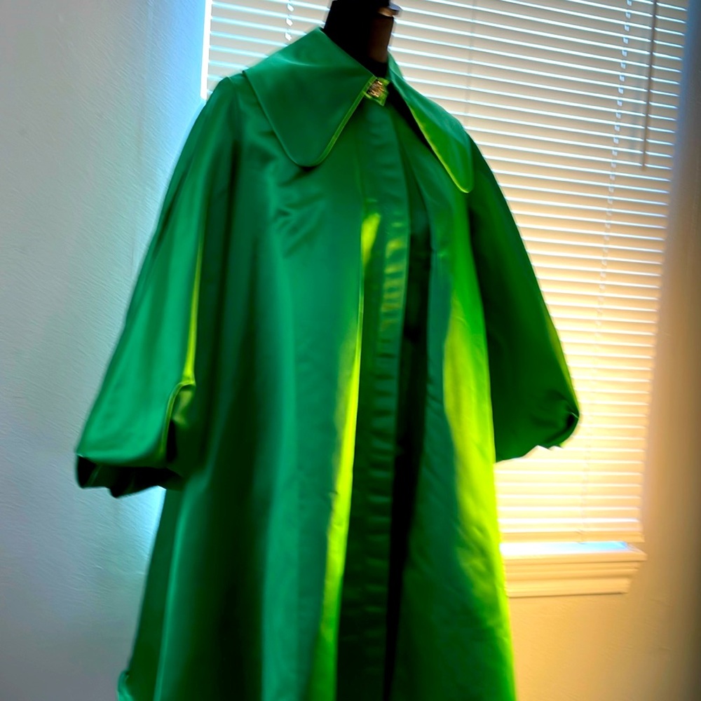 A BeautifulSatin Green cocktail Dress with rhinestones buttons and gorgeous
